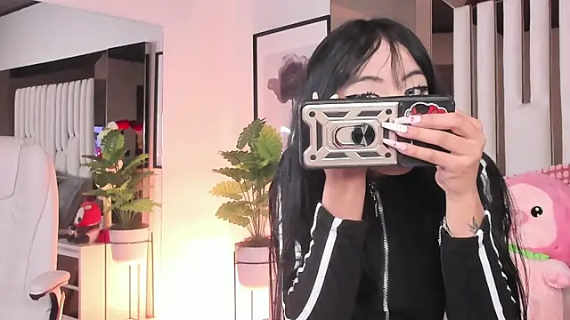 Kitty Eliffe online show from 12-04-25, 10:09