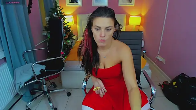 Snapshot of EricaAndPenelopa chatting on 12-28-24, 05:33 EricaAndPenelopa online show from 12-28-24, 05:33