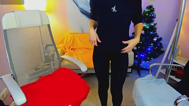 Snapshot of EricaAndPenelopa chatting on 12-24-24, 08:49 EricaAndPenelopa online show from 12-24-24, 08:49