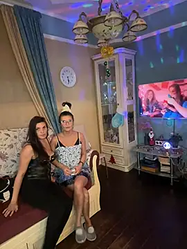 Snapshot of EricaAndPenelopa chatting on 12-07-24, 02:36 EricaAndPenelopa online show from 12-07-24, 02:36