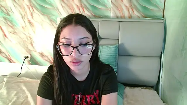 Snapshot of AmberJeong chatting on 03-19-25, 01:54 AmberJeong online show from 03-19-25, 01:54