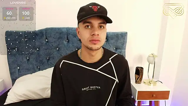 Amadeo Wild online show from 01-16-25, 03:24