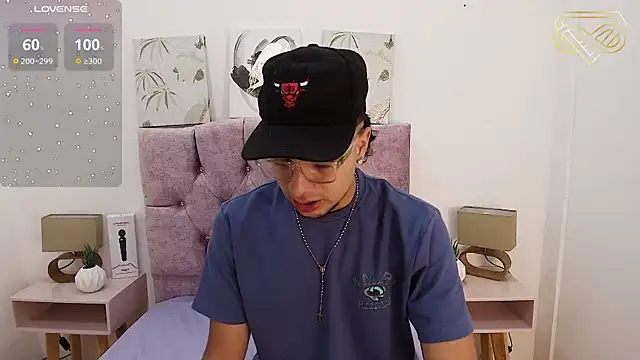 Amadeo Wild online show from 01-19-25, 12:39