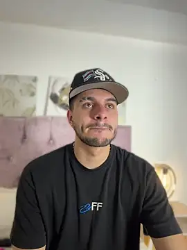 Amadeo Wild online show from 04-12-26, 04:05