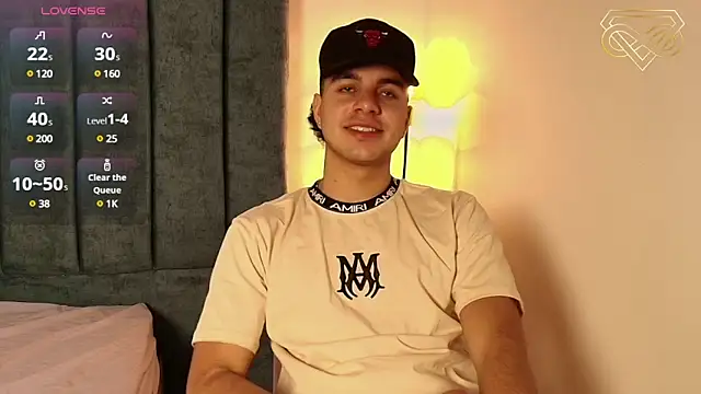 Amadeo Wild online show from 12-31-24, 07:07