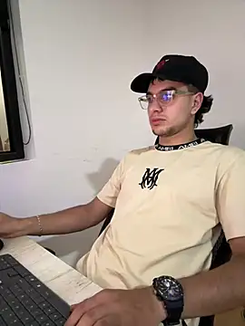 Amadeo Wild online show from 01-11-25, 10:29