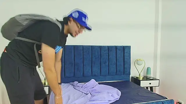 Amadeo Wild online show from 03-09-25, 02:21