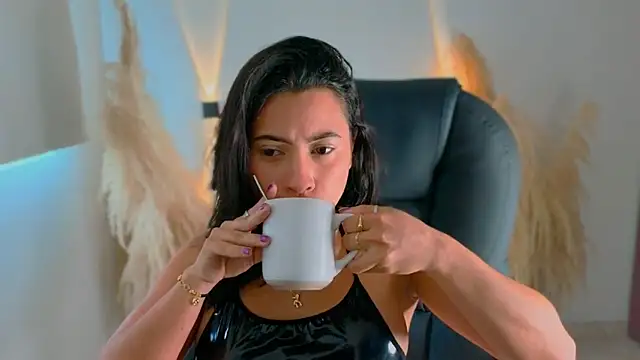 AlessaPears online show from 01-26-25, 08:56