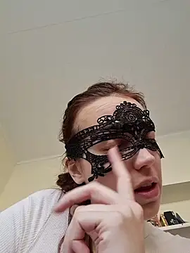 Snapshot of PearMaki chatting on 11-09-25, 12:53 PearMaki online show from 11-09-25, 12:53