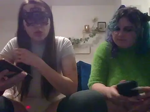 Snapshot of PearMaki chatting on 12-09-24, 01:07 PearMaki online show from 12-09-24, 01:07