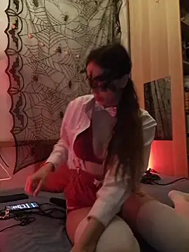 Snapshot of PearMaki chatting on 10-18-25, 05:15 PearMaki online show from 10-18-25, 05:15