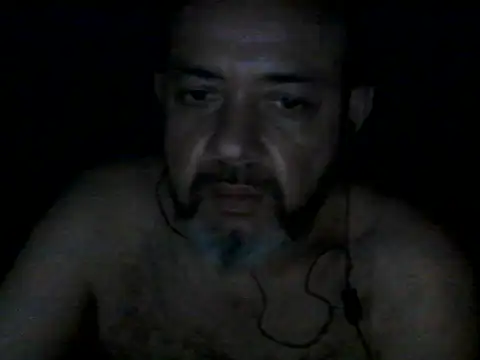 Snapshot of Leocesar37 chatting on 09-10-25, 05:17 Leocesar37 online show from 09-10-25, 05:17