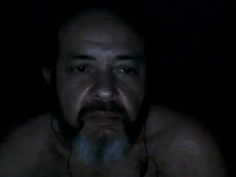 Snapshot of Leocesar37 chatting on 09-09-25, 05:50 Leocesar37 online show from 09-09-25, 05:50