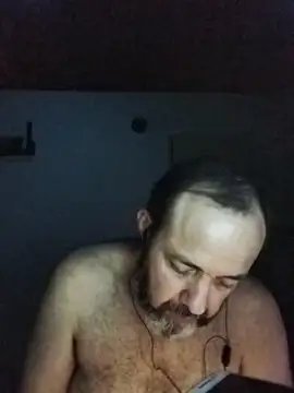 Snapshot of Leocesar37 chatting on 10-11-25, 07:20 Leocesar37 online show from 10-11-25, 07:20