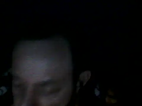 Snapshot of Leocesar37 chatting on 09-23-25, 06:53 Leocesar37 online show from 09-23-25, 06:53