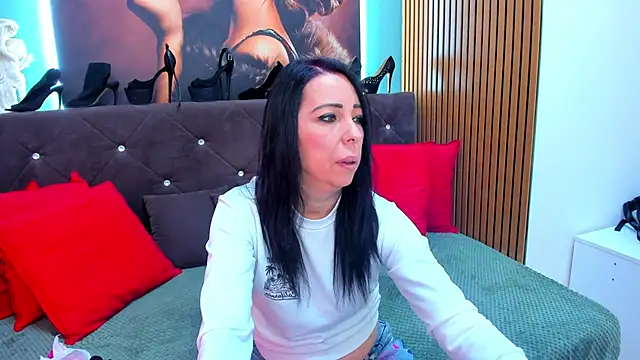 LauraSin online show from 02-24-26, 04:24