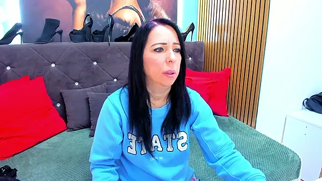 LauraSin online show from 03-01-26, 04:23