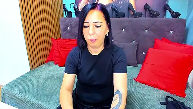 LauraSin online show from 07-16-26, 03:25