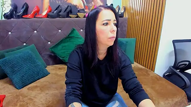 LauraSin online show from 10-18-25, 03:19