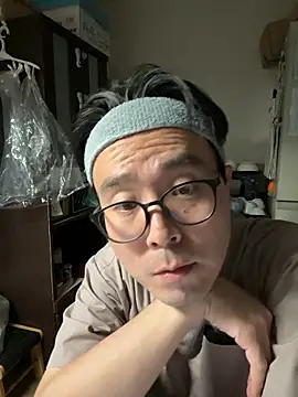 Snapshot of shigeki-113 chatting on 10-03-25, 01:34 shigeki-113 online show from 10-03-25, 01:34