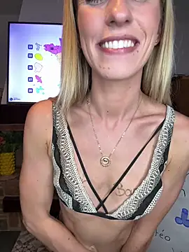 Snapshot of lola_tentatiion chatting on 09-14-25, 08:20 lola tentatiion online show from 09-14-25, 08:20