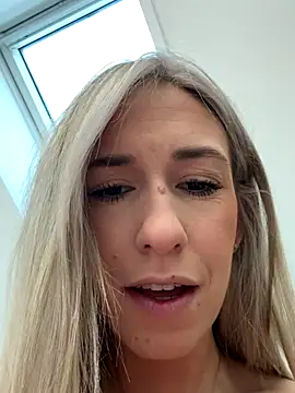 lola tentatiion online show from 12-20-25, 07:55