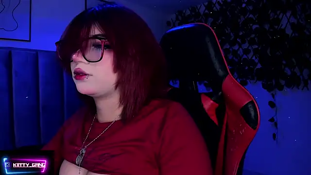 Kitty Gang online show from 12-01-25, 02:45