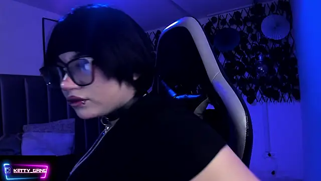 Kitty Gang online show from 04-08-26, 02:24