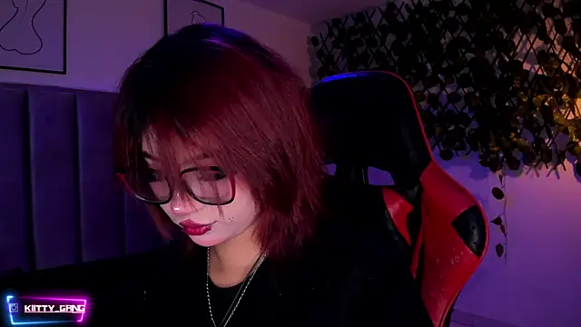 Kitty Gang online show from 11-08-25, 02:15