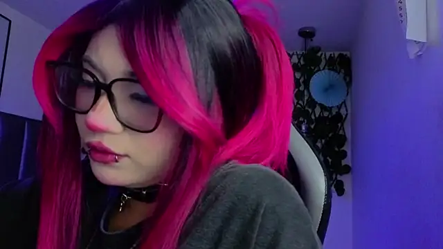 Kitty Gang online show from 05-16-26, 01:48