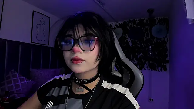 Kitty Gang online show from 06-17-26, 01:27