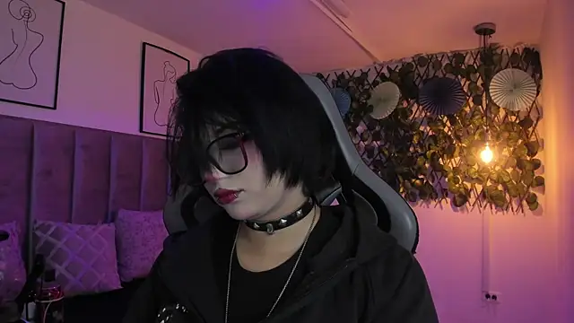 Kitty Gang online show from 06-06-26, 01:33