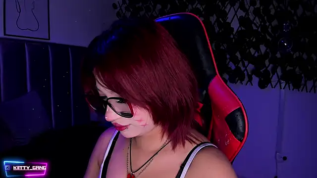 Kitty Gang online show from 11-13-25, 02:15