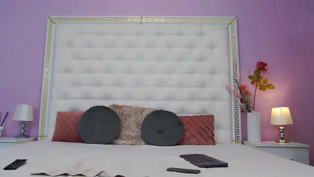 Lenna Paul online show from 11-03-25, 04:50