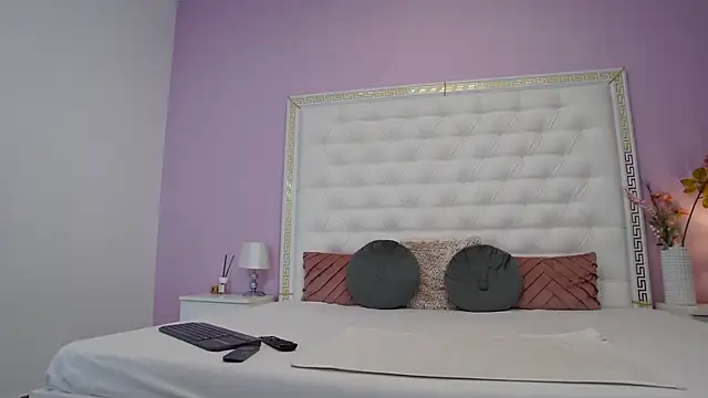 Lenna Paul online show from 12-05-25, 04:55