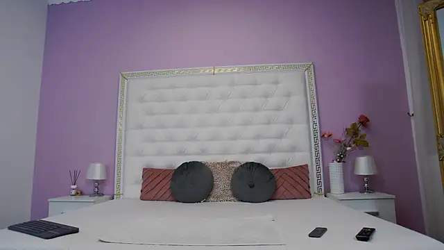 Lenna Paul online show from 01-10-26, 04:52