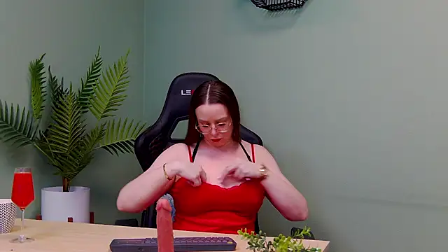 AngellaWhitte online show from 02-14-25, 06:08