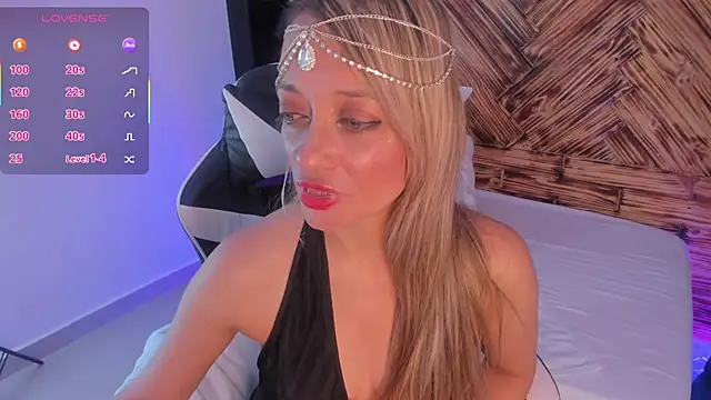 Snapshot of emma_collson chatting on 11-29-25, 01:28 emma collson online show from 11-29-25, 01:28