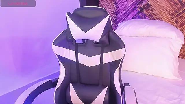 Snapshot of emma_collson chatting on 11-15-25, 08:35 emma collson online show from 11-15-25, 08:35