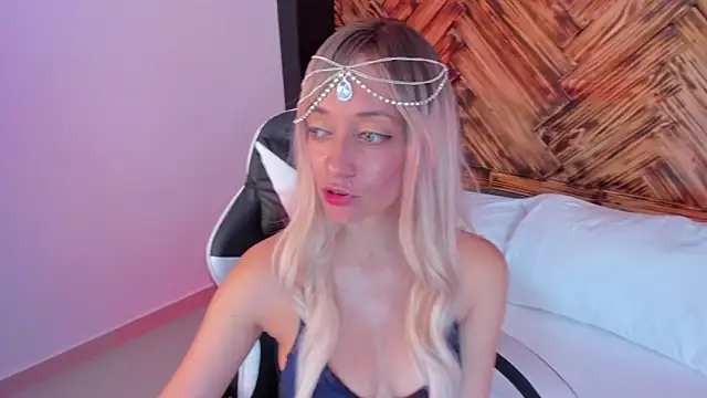 Snapshot of emma_collson chatting on 11-10-25, 04:23 emma collson online show from 11-10-25, 04:23