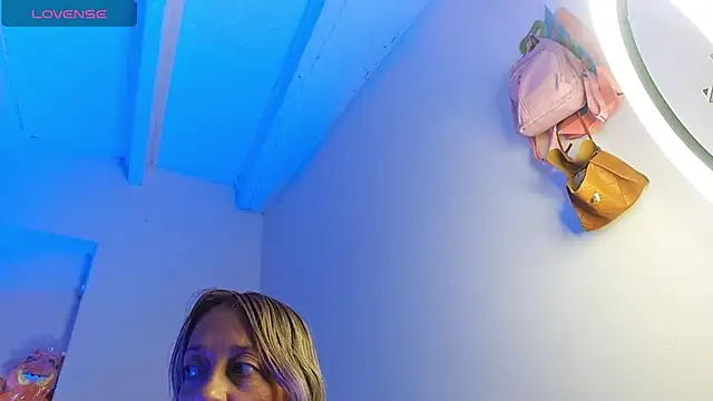 Snapshot of emma_collson chatting on 12-03-25, 08:52 emma collson online show from 12-03-25, 08:52