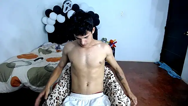 Snapshot of freddy_romas chatting on 10-08-25, 04:03 freddy romas online show from 10-08-25, 04:03