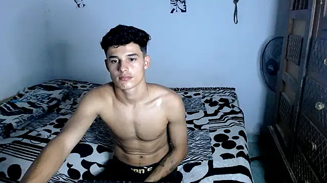 Snapshot of freddy_romas chatting on 03-13-25, 12:37 freddy romas online show from 03-13-25, 12:37