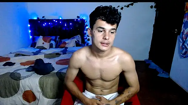 Snapshot of freddy_romas chatting on 09-14-25, 02:39 freddy romas online show from 09-14-25, 02:39