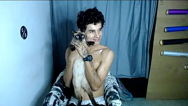 Snapshot of freddy_romas chatting on 03-01-25, 01:43 freddy romas online show from 03-01-25, 01:43