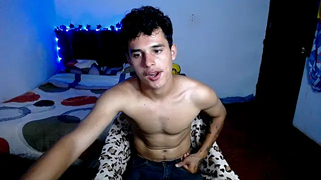 Snapshot of freddy_romas chatting on 09-19-25, 02:59 freddy romas online show from 09-19-25, 02:59
