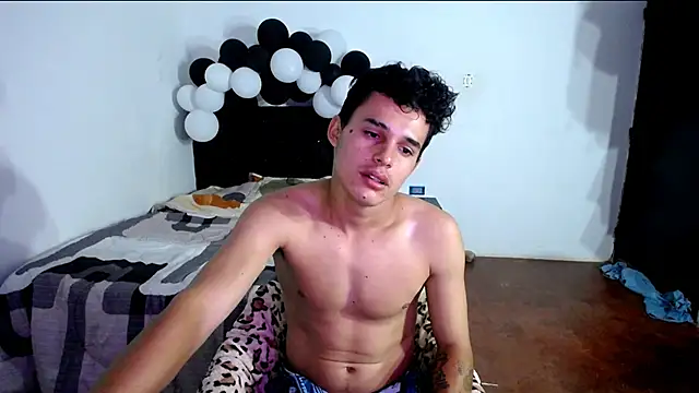 Snapshot of freddy_romas chatting on 10-06-25, 12:23 freddy romas online show from 10-06-25, 12:23