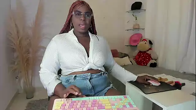 Snapshot of Leslie_browm chatting on 06-04-26, 09:03 Leslie browm online show from 06-04-26, 09:03