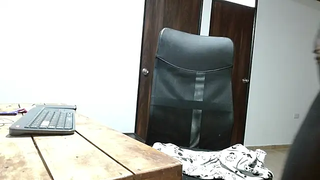 Snapshot of _nath_dawson chatting on 10-15-25, 01:41 nath dawson online show from 10-15-25, 01:41