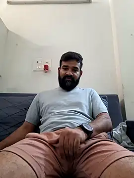 Snapshot of Fun_Guuy chatting on 02-01-25, 06:54 Fun Guuy online show from 02-01-25, 06:54